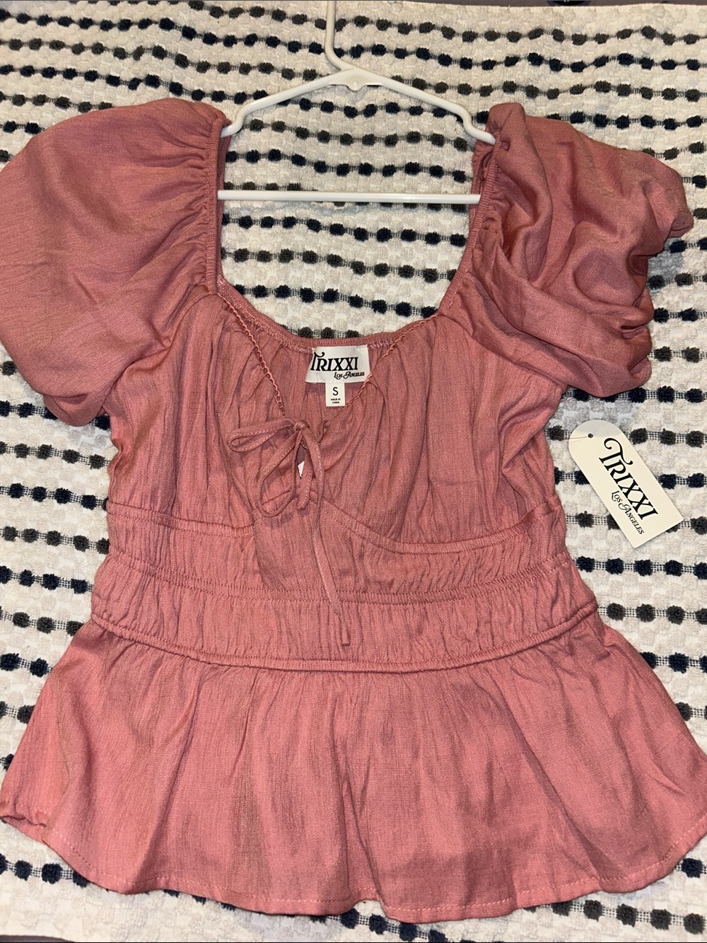 Trixxi Dusty Rose Puff Sleeve Peplum Blouse